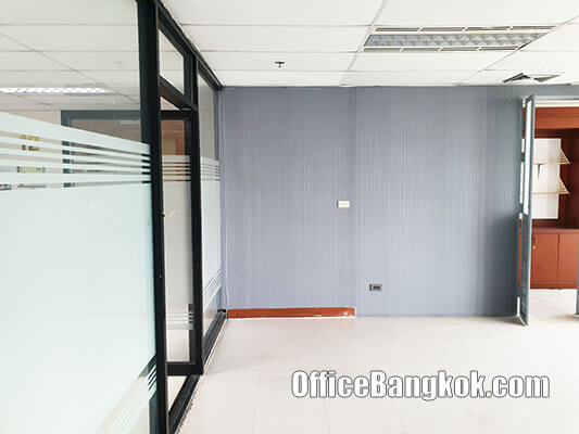 Rent Office with Partly Fitted Size 55 Sqm Close to Phaya Thai BTS Station Rent Office with Partly Fitted Size 55 Sqm Close to Phaya Thai BTS Station