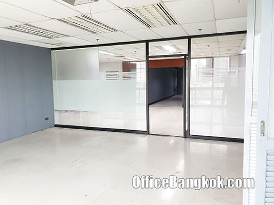 Rent Office with Partly Fitted Size 55 Sqm Close to Phaya Thai BTS Station Rent Office with Partly Fitted Size 55 Sqm Close to Phaya Thai BTS Station