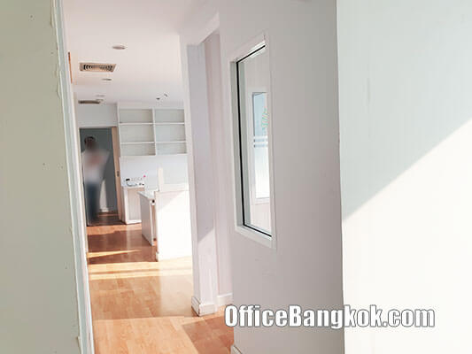 Rent Small Office With Partly Furnished Space 55 Sqm Close to Phayathai BTS Station