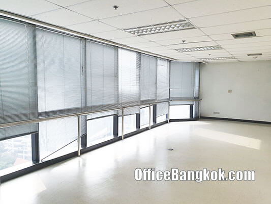 Small Office Space For Rent Size 55 Sqm Close to Phaya Thai BTS Station