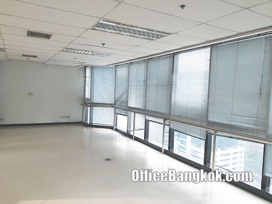 Small Office Space For Rent Size 55 Sqm Close to Phaya Thai BTS Station