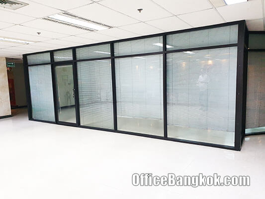 Small Office Space For Rent Size 55 Sqm Close to Phaya Thai BTS Station