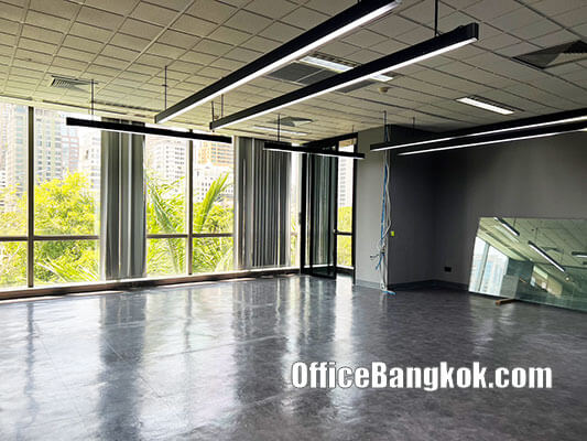 Office Space For Rent With Partly Furnished 180 Sqm Close To Phloen Chit BTS Station