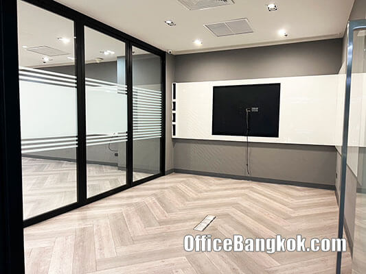 Office Space For Rent With Partly Furnished 180 Sqm Close To Phloen Chit BTS Station