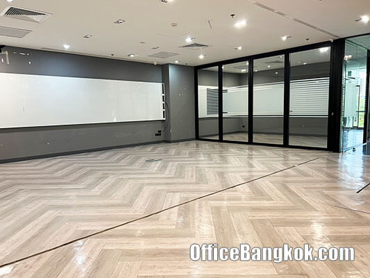 Office Space For Rent With Partly Furnished 180 Sqm Close To Phloen Chit BTS Station