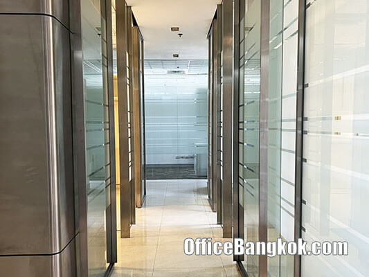 
Rent Office With Partly Furnished Space 135 Sqm On Wireless Road Close To Phloen Chit BTS Station