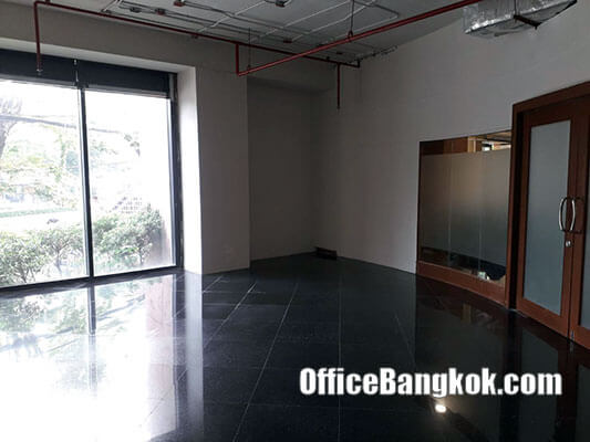 Office Showroom With Partly Furnished Ground Floor For Rent On Rama 4 Space 74 Sqm Close To Sam Yan MRT Station