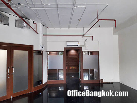 Office Showroom With Partly Furnished Ground Floor For Rent On Rama 4 Space 74 Sqm Close To Sam Yan MRT Station