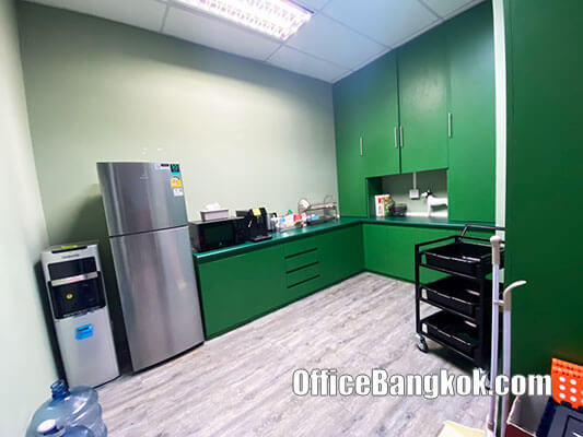 Office For Rent With Partly Fitted On Rama 9 MRT Station Space 330 Sqm