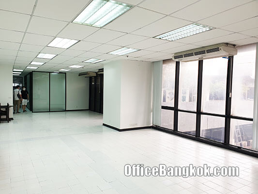 Office for Rent With Partly Furnished Space 206 Sqm Close To Rama 9 MRT Station