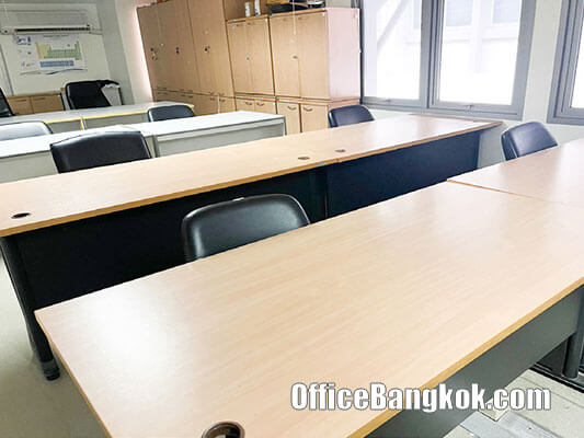 Rent Office With Fully Furnished 214 Sqm on Ramkhamhaeng Road Near Foodland Hua Mak