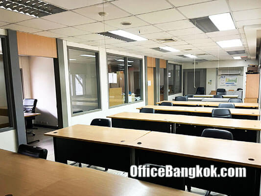 Rent Office With Fully Furnished 214 Sqm on Ramkhamhaeng Road Near Foodland Hua Mak