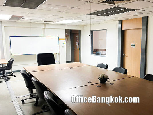 Rent Office With Fully Furnished 214 Sqm on Ramkhamhaeng Road Near Foodland Hua Mak