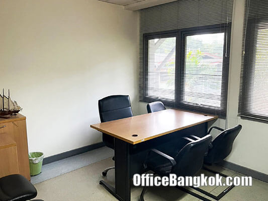 Rent Office With Fully Furnished 214 Sqm on Ramkhamhaeng Road Near Foodland Hua Mak