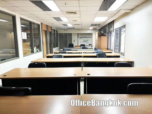 Rent Office With Fully Furnished 214 Sqm on Ramkhamhaeng Road Near Foodland Hua Mak