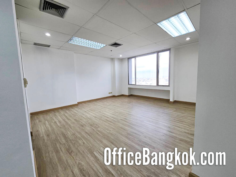 ให้เช่าออฟฟิศขนาดเล็ก 60 ตรม ราคา 30,000 บาท/เดือน ทำเลดี ใกล้ MRT ห้วยขวาง เดินทางง่าย เหมาะสำหรับธุรกิจขนาดเล็ก สตาร์ทอัป หรือทีมเริ่มต้น