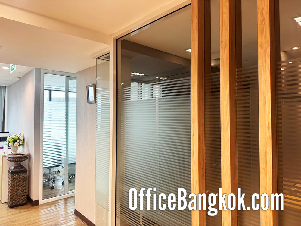 Fully furnished office for rent on Ratchada Road, near MRT Huai Khwang. 140 sqm with modern design and ready-to-use workspace. Rent 112,000 THB/mo Fully furnished office for rent on Ratchada Road, near MRT Huai Khwang. 140 sqm with modern design and ready-to-use workspace. Rent 112,000 THB/mo
