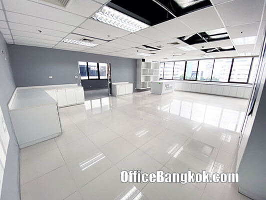 Office Space For Rent 584 Sqm With Partly Furnished On Ratchada Close To Rama 9 MRT Station