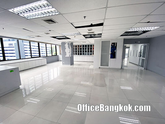 Office Space For Rent 584 Sqm With Partly Furnished On Ratchada Close To Rama 9 MRT Station