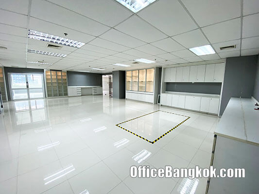 Office Space For Rent 584 Sqm With Partly Furnished On Ratchada Close To Rama 9 MRT Station