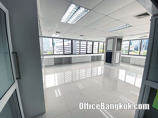 Office Space For Rent 584 Sqm With Partly Furnished On Ratchada Close To Rama 9 MRT Station