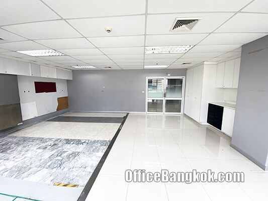 Office Space For Rent 584 Sqm With Partly Furnished On Ratchada Close To Rama 9 MRT Station