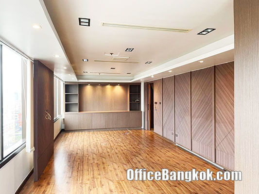 Rent Partly Furnished Office 220 Sqm On Ratchadapisek Close To Huai Khwang MRT Station
