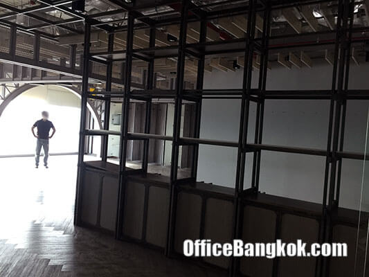 Rent Office Space 128 Sqm With Partly Furnished On Ratchada Close To Thailand Cultural Centre MRT Station