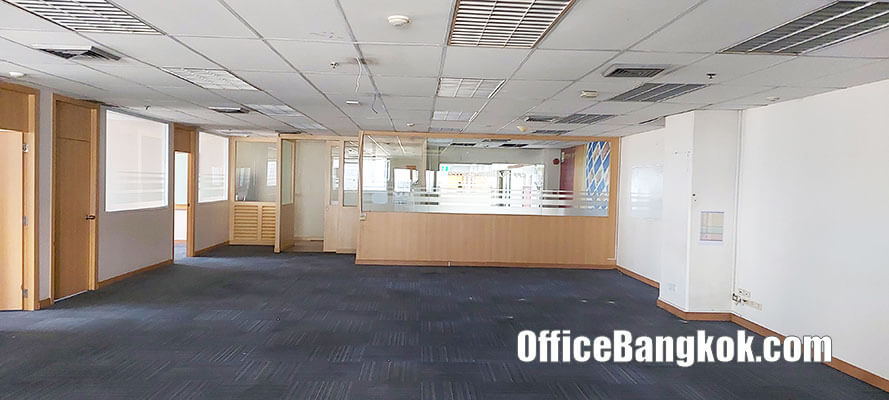 Rent Office 250 Sqm With Partle Furnished Ratchadapisek Road Close To MRT Rama 9 Station