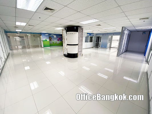 Rent Office With Partly Furnished Space 584 Sqm On Ratchada Close To Rama 9 MRT Station