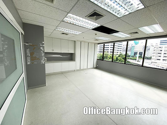 Rent Office With Partly Furnished Space 584 Sqm On Ratchada Close To Rama 9 MRT Station