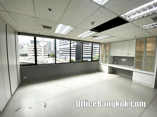 Rent Office With Partly Furnished Space 584 Sqm On Ratchada Close To Rama 9 MRT Station