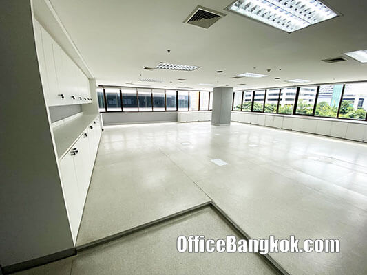 Rent Office With Partly Furnished Space 584 Sqm On Ratchada Close To Rama 9 MRT Station