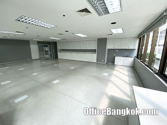 Rent Office With Partly Furnished Space 584 Sqm On Ratchada Close To Rama 9 MRT Station