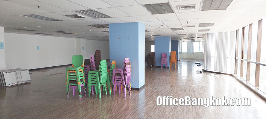 Rent Office With Partly Furnished On Ratchada Space 430 Sqm Close To Rama 9 MRT Station