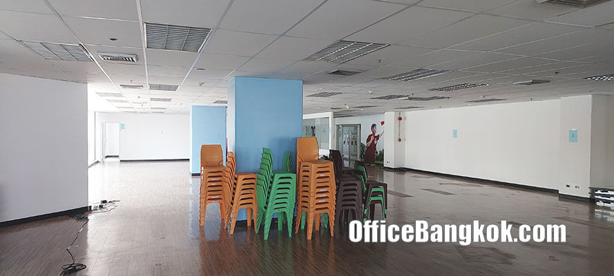 Rent Office With Partly Furnished On Ratchada Space 430 Sqm Close To Rama 9 MRT Station