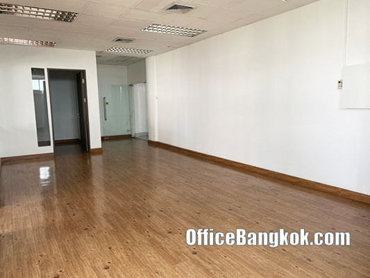 Small Office For Rent With Partly Furnished Space 75 Sqm On Ratchada Close to Huai Khwang MRT Station
