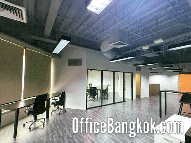 เช่าสำนักงานตกแต่งพร้อมเฟอร์นิเจอร์ ทำเลสาทร ใกล้ BTS ช่องนนทรี พื้นที่ 200 ตารางเมตร ค่าเช่า 210,000 บาทต่อเดือน พร้อมเข้าใช้งานทันที