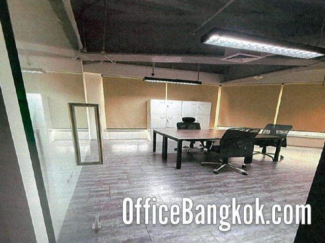 เช่าสำนักงานตกแต่งพร้อมเฟอร์นิเจอร์ ทำเลสาทร ใกล้ BTS ช่องนนทรี พื้นที่ 200 ตารางเมตร ค่าเช่า 210,000 บาทต่อเดือน พร้อมเข้าใช้งานทันที