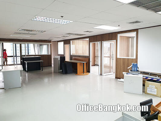 Rent Office with Partly Furnished Space 220 Sqm on Sathorn close to Surasak BTS Station