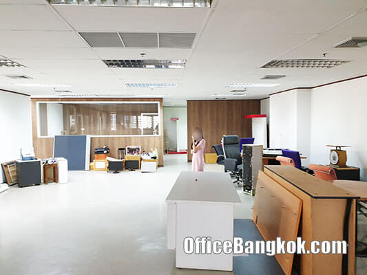 Rent Office with Partly Furnished Space 220 Sqm on Sathorn close to Surasak BTS Station