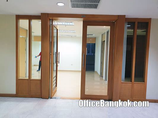 Rent Office with Partly Furnished on Sathorn Road Space 175 Sqm Close to Surasak BTS Station