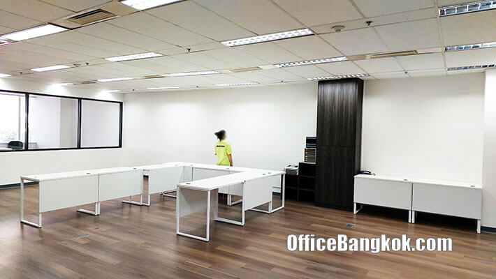 Rent Office With Partly Furnished On Sathorn Space 200 Sqm Close To Chong Nonsi BTS Station