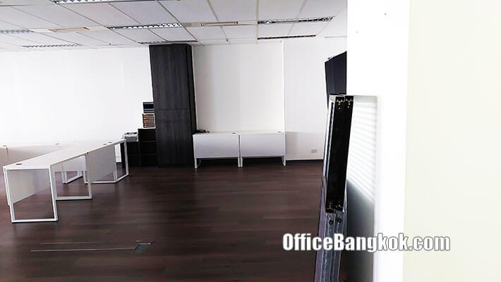 Rent Office With Partly Furnished On Sathorn Space 200 Sqm Close To Chong Nonsi BTS Station