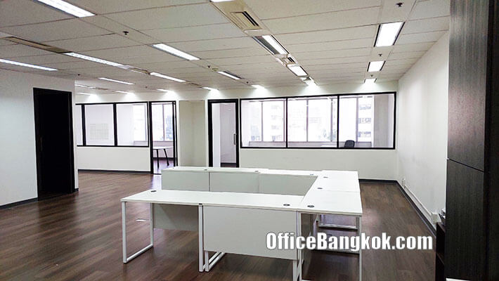 Rent Office With Partly Furnished On Sathorn Space 200 Sqm Close To Chong Nonsi BTS Station