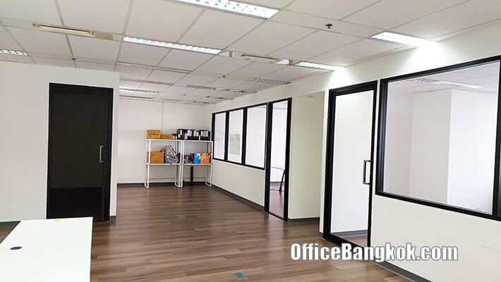 Rent Office With Partly Furnished On Sathorn Space 200 Sqm Close To Chong Nonsi BTS Station