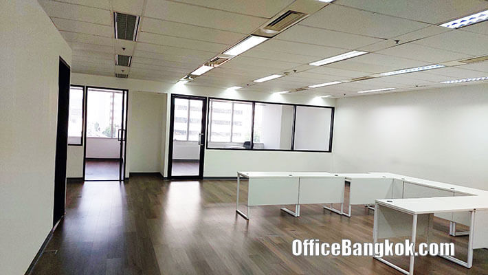 Rent Office With Partly Furnished On Sathorn Space 200 Sqm Close To Chong Nonsi BTS Station