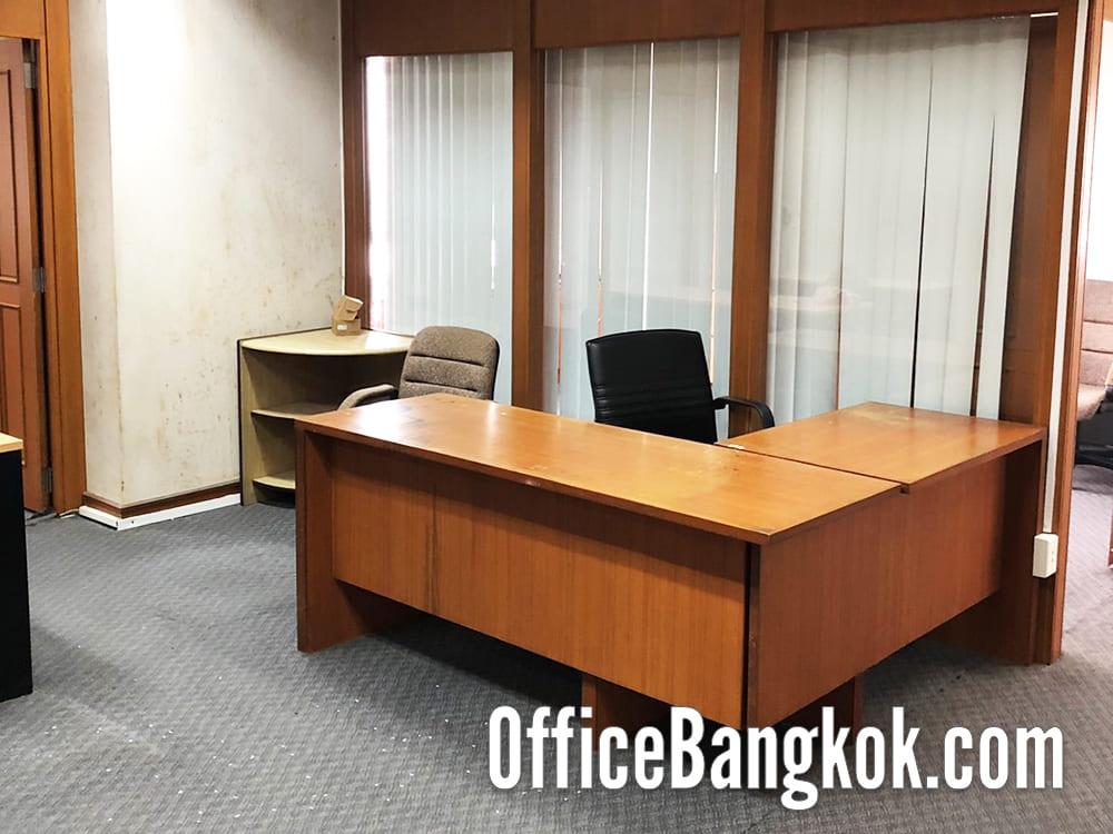 ออฟฟิศให้เช่าตกแต่งแล้วบางส่วนราคาถูก ทำเลสีลม ใกล้รถไฟฟ้า BTS สถานีสุรศักดิ์ พื้นที่ 106 ตร.ม. ค่าเช่า 42,000 บาท/เดือน ออฟฟิศให้เช่าตกแต่งแล้วบางส่วนราคาถูก ทำเลสีลม ใกล้รถไฟฟ้า BTS สถานีสุรศักดิ์ พื้นที่ 106 ตร.ม. ค่าเช่า 42,000 บาท/เดือน