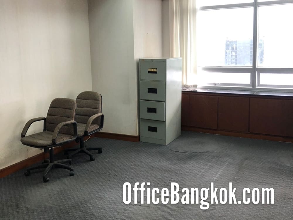 ออฟฟิศให้เช่าตกแต่งแล้วบางส่วนราคาถูก ทำเลสีลม ใกล้รถไฟฟ้า BTS สถานีสุรศักดิ์ พื้นที่ 106 ตร.ม. ค่าเช่า 42,000 บาท/เดือน ออฟฟิศให้เช่าตกแต่งแล้วบางส่วนราคาถูก ทำเลสีลม ใกล้รถไฟฟ้า BTS สถานีสุรศักดิ์ พื้นที่ 106 ตร.ม. ค่าเช่า 42,000 บาท/เดือน