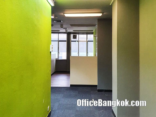 Rent Office with Partly Furnished on Silom Space 71 Sqm Close to Sala Daeng BTS Station